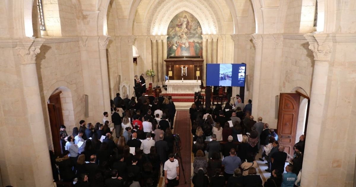 مكتب راعويّة الشبيبة البطريركيّ يرفع "أشرعة السلام" استجابةً لنداء قداسة البابا