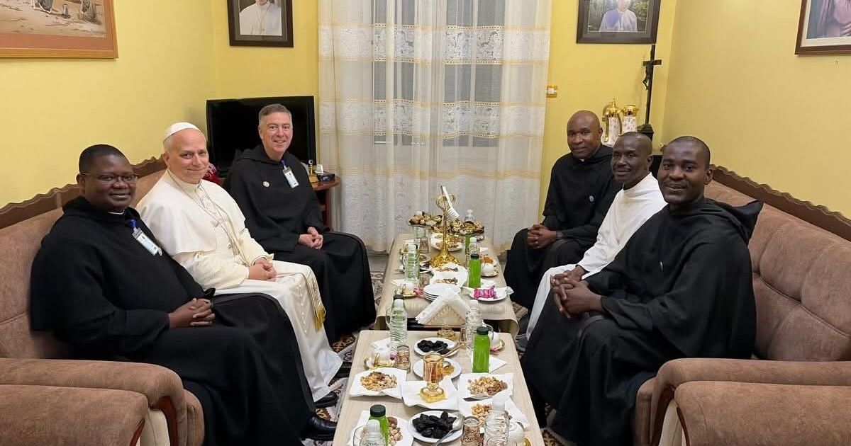 البابا لاوُن يلتقي الرهبان الأوغسطينيين في عنّابة