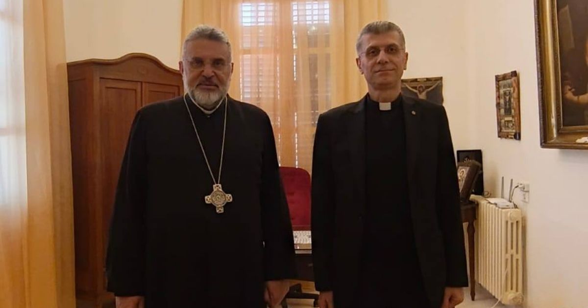 الأب جورج الترس يزور المطران يوسف سويف في أبرشية طرابلس