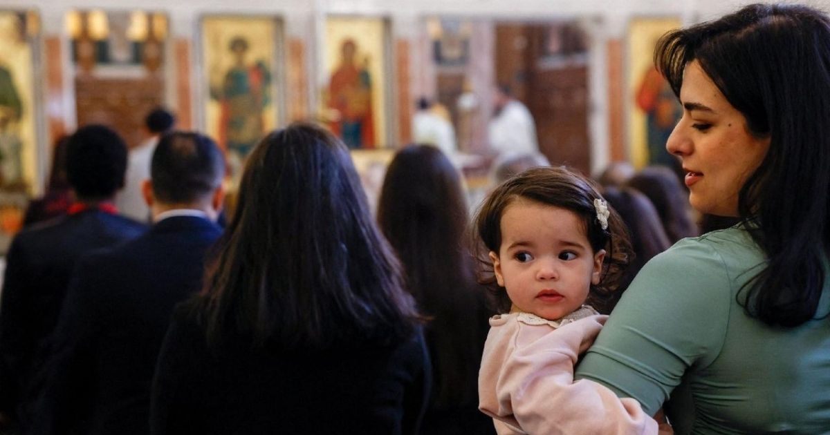 البابا يخصّص منحًا دراسية للمسيحيين المحتاجين في لبنان وسوريا والعراق