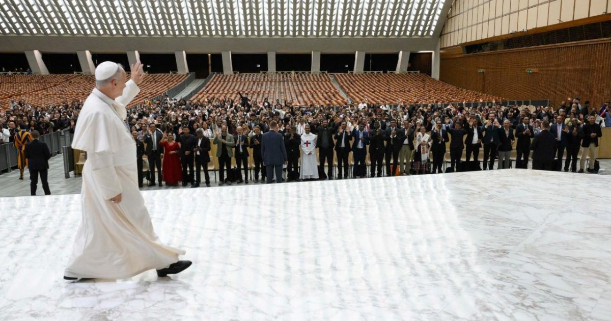 البابا لشباب Jesus Youth: قلوبكم تتوق إلى اكتشاف محبة المسيح