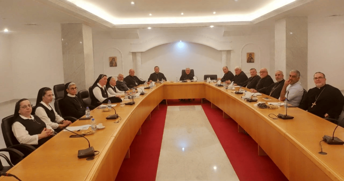 مطارنة الروم الكاثوليك: "لبنان الرسالة" يحتاج صلاةً وفعلَ محبّة