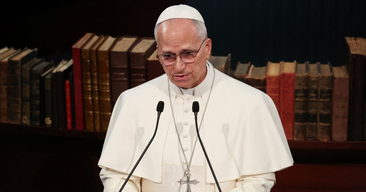 قداسة البابا من أنقرة: لنبنِ جسور الأخوّة والسلام!