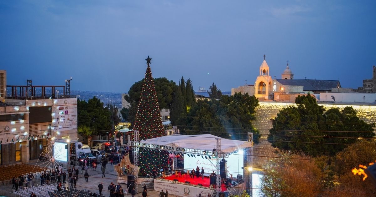 اطلاق زينة الميلاد في بيت لحم بمشاركة المطران الشوملي