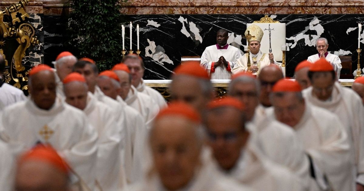 البابا: الكونسيستوار جماعة إيمان لا فريق خبراء