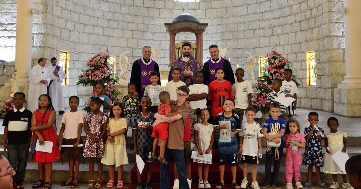 قدس الأب العام الياس سليمان يزور رسالة جمعية المرسلين في جوهانسبرغ