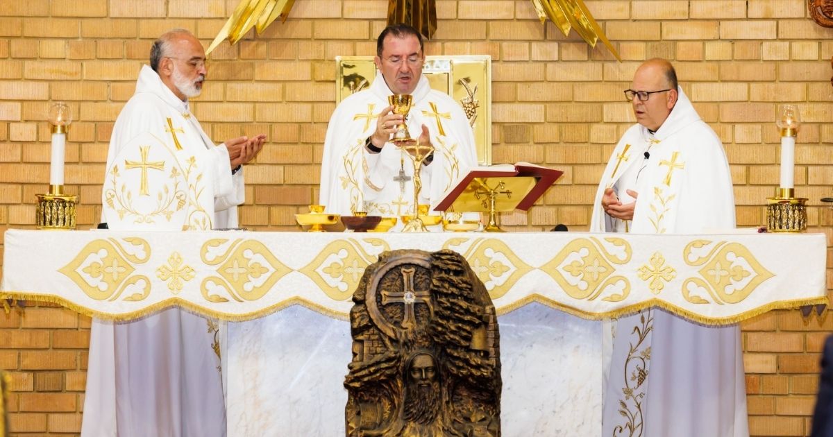 المطران طربيه: روحانية مار مارون ترفض خطاب الكراهية وتدعونا الى التلاقي والسلام