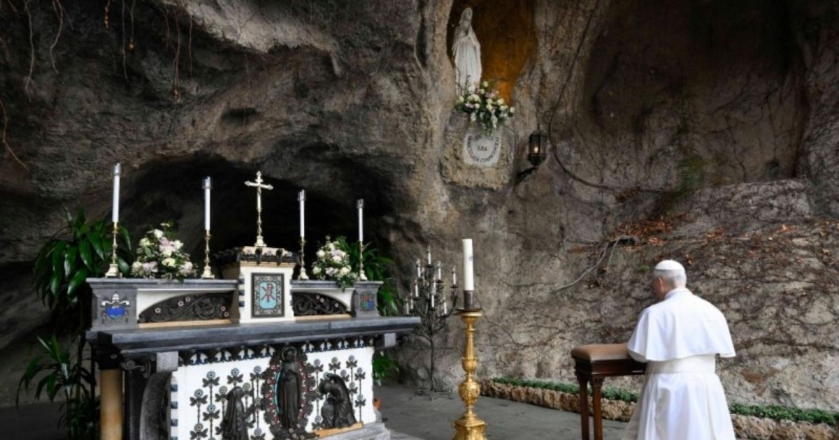 البابا لاوُن الرابع عشر من مغارة سيّدة لورد: نصلّي مع المرضى ومن أجل المتألّمين