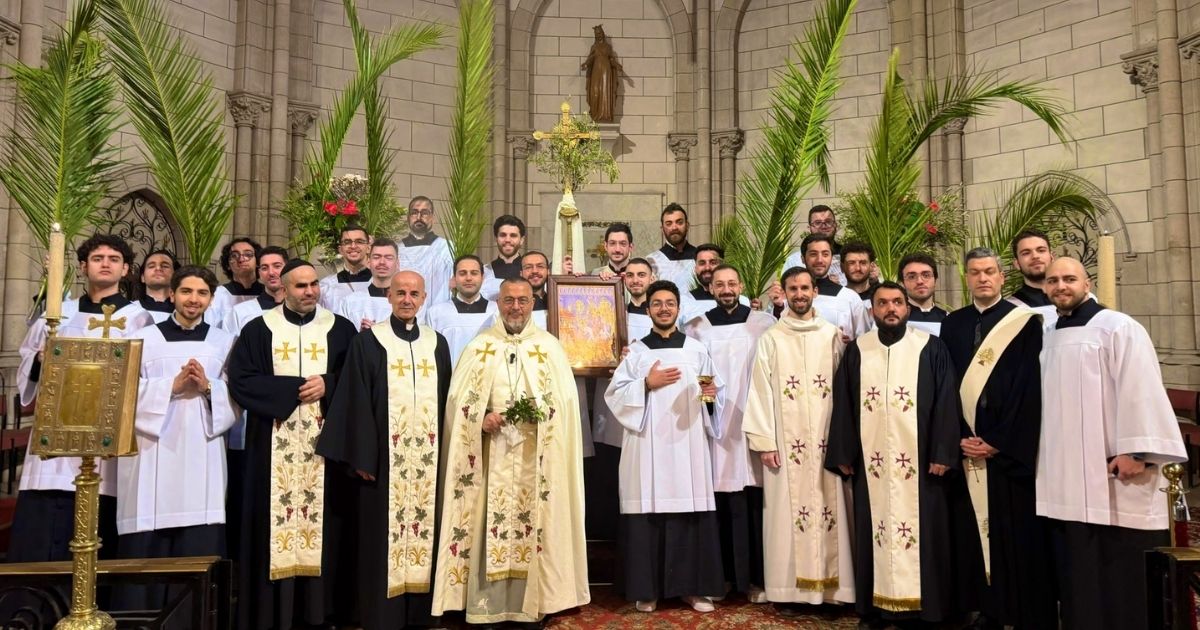 رعية سيّدة لبنان في باريس تحتفل بأحد الشعانين