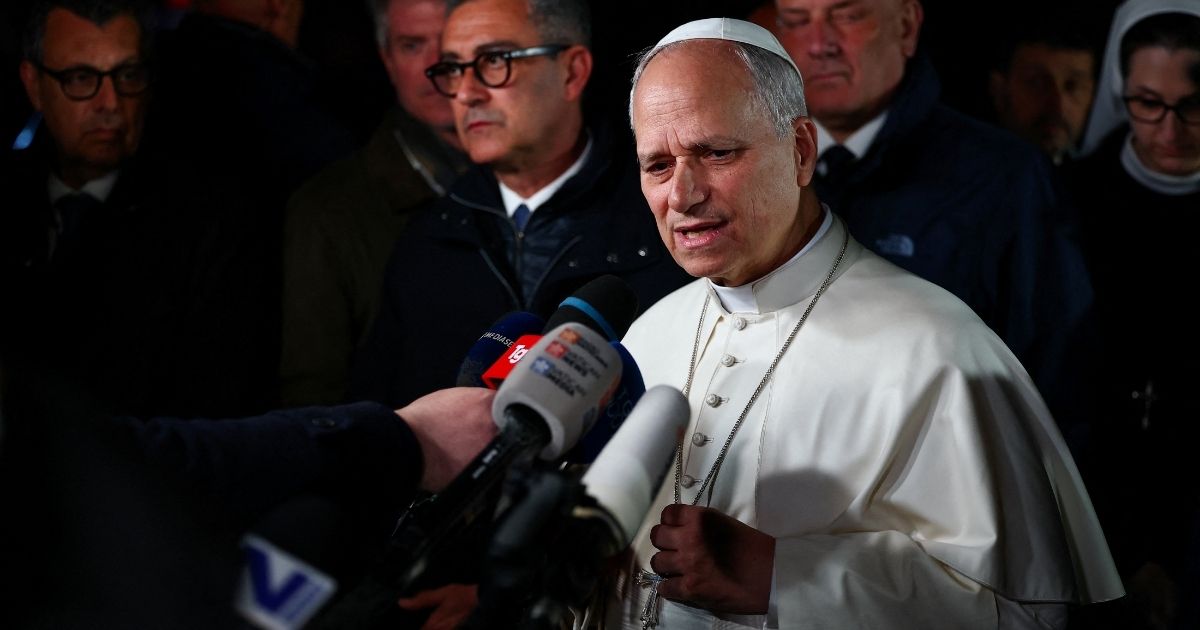 الحبر الأعظم: التهديد للشعب الإيراني بأكمله مرفوض