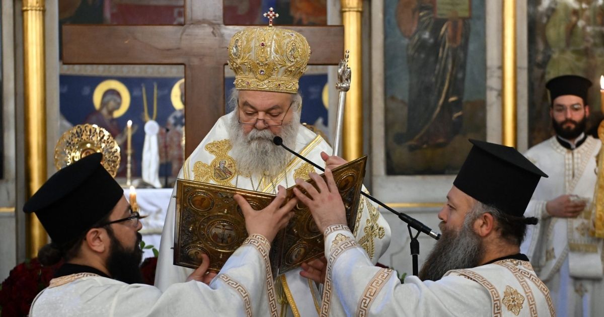 البطريرك يوحنا العاشر: المسيح قام… والرجاء أقوى من الحروب